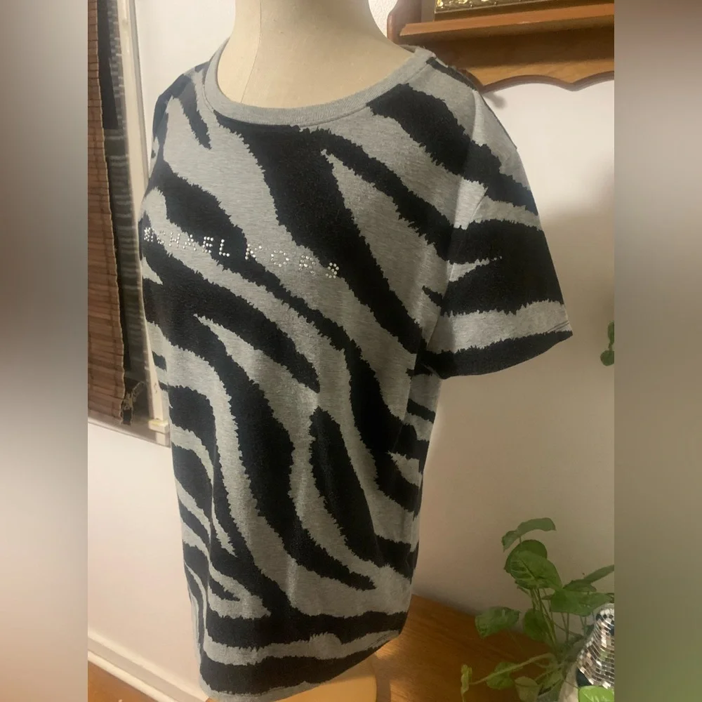 Michael Kors Black and Grey Zebra Studded Logo Short Sleeve T Shirt XL - Picture 7 of 14